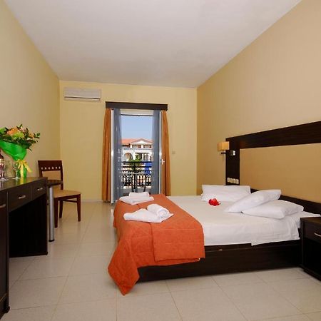 Hotel Denny'S Inn Alimos Room photo